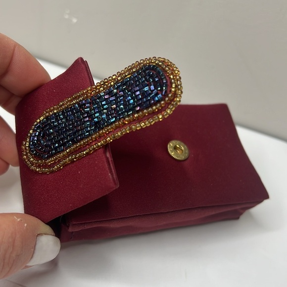 Silk & Beaded Snap Case - Picture 4 of 6